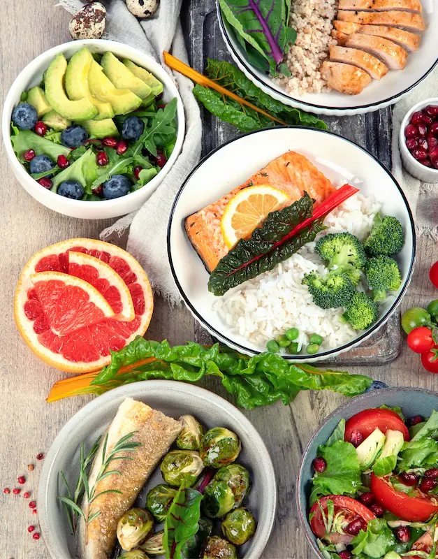 Heart-healthy meals inspired by the Mediterranean and DASH diets, rich in fruits, vegetables, whole grains, and healthy fats, promoting cardiovascular health.